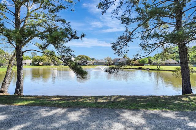 7442 Casita Drive, Magnolia, TX 77354