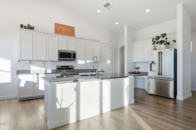 498 W CHASE Street, San Tan Valley, AZ 85143
