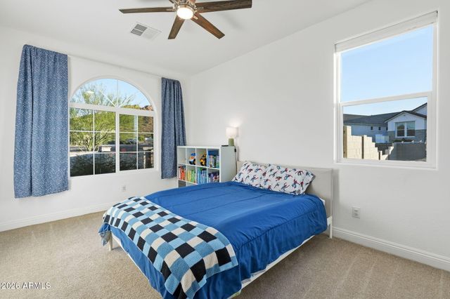 498 W CHASE Street, San Tan Valley, AZ 85143