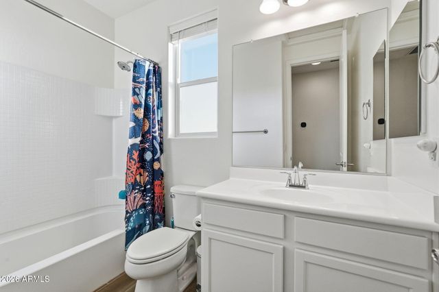 498 W CHASE Street, San Tan Valley, AZ 85143