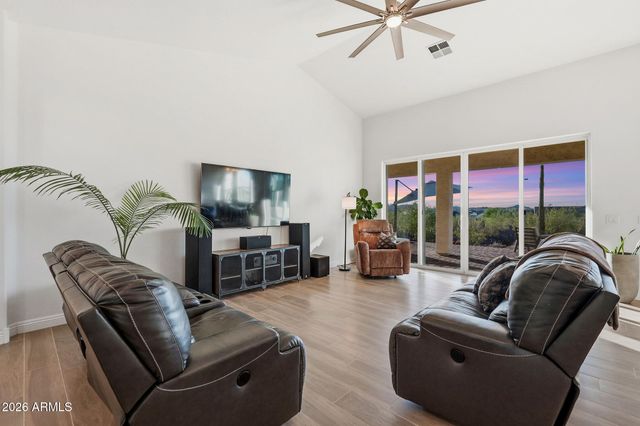 498 W CHASE Street, San Tan Valley, AZ 85143