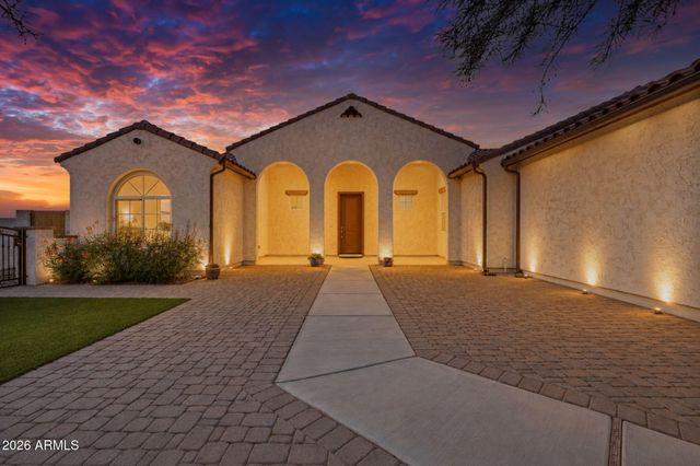 498 W CHASE Street, San Tan Valley, AZ 85143