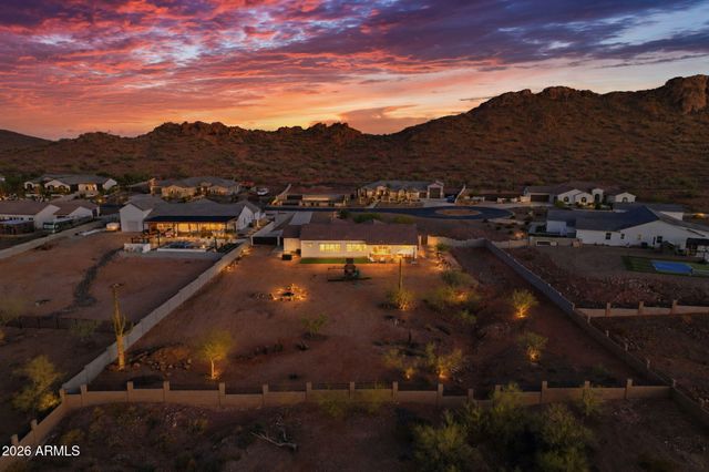 498 W CHASE Street, San Tan Valley, AZ 85143