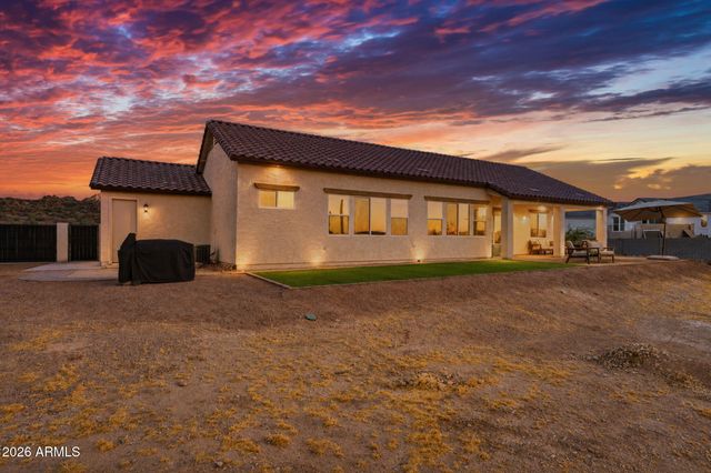 498 W CHASE Street, San Tan Valley, AZ 85143
