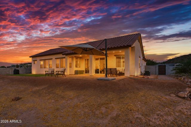 498 W CHASE Street, San Tan Valley, AZ 85143