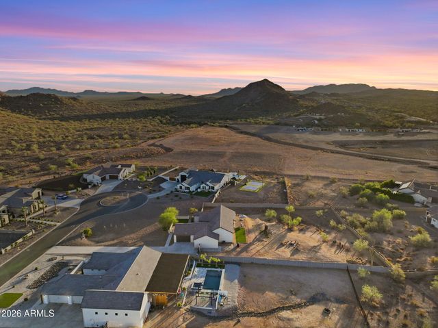 498 W CHASE Street, San Tan Valley, AZ 85143