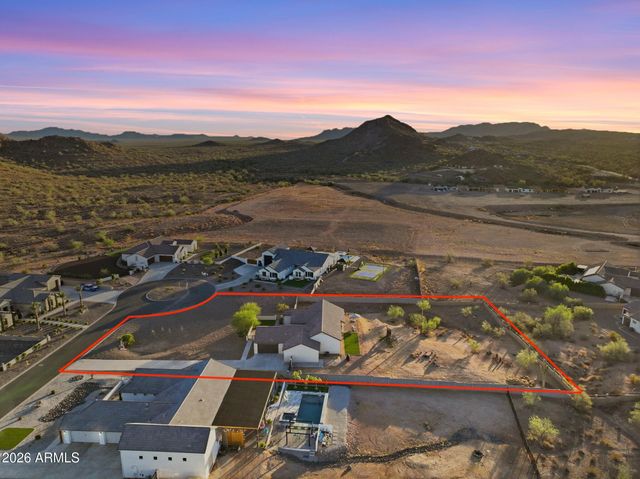 498 W CHASE Street, San Tan Valley, AZ 85143