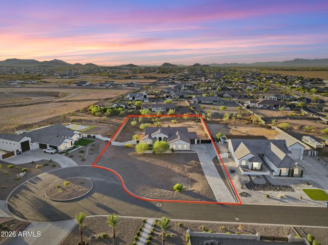 498 W CHASE Street, San Tan Valley, AZ 85143