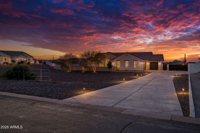 498 W CHASE Street, San Tan Valley, AZ 85143