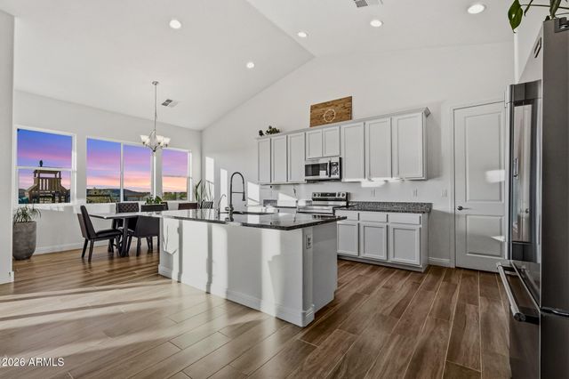 498 W CHASE Street, San Tan Valley, AZ 85143