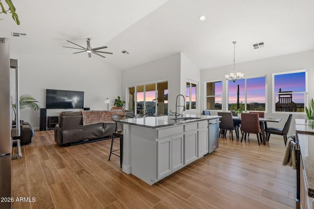 498 W CHASE Street, San Tan Valley, AZ 85143