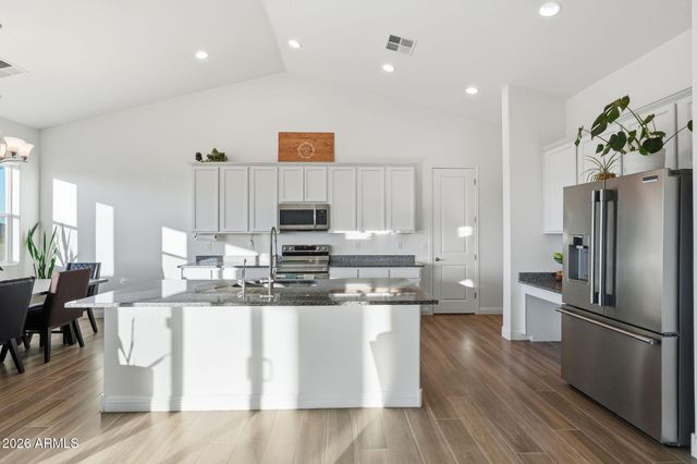 498 W CHASE Street, San Tan Valley, AZ 85143