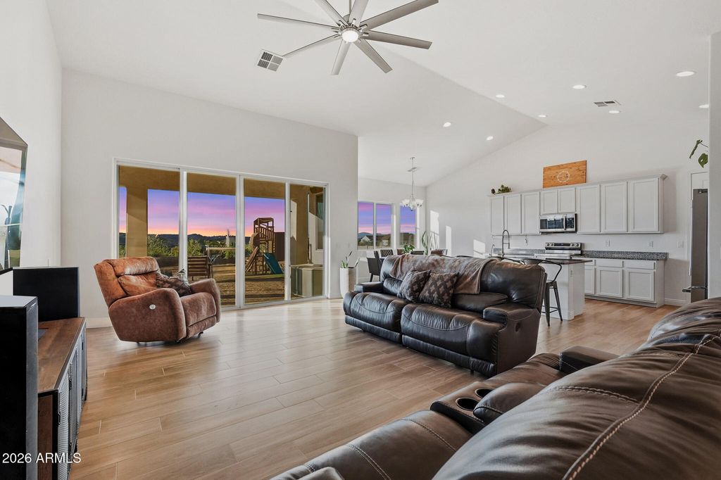 498 W CHASE Street, San Tan Valley, AZ 85143 — photo 4