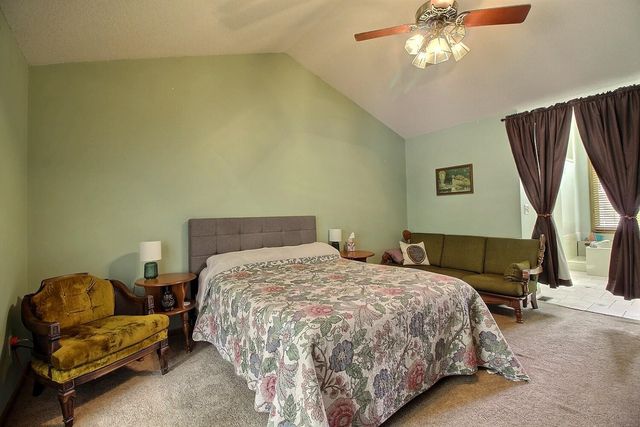 1842 N Valleyview St, Wichita, KS 67212