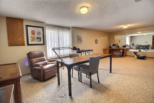 1842 N Valleyview St, Wichita, KS 67212