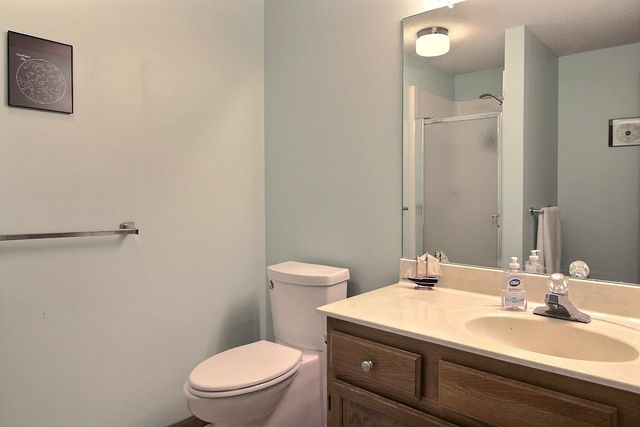 1842 N Valleyview St, Wichita, KS 67212