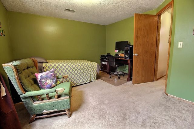 1842 N Valleyview St, Wichita, KS 67212