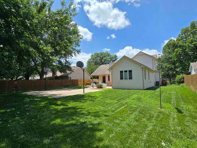1842 N Valleyview St, Wichita, KS 67212