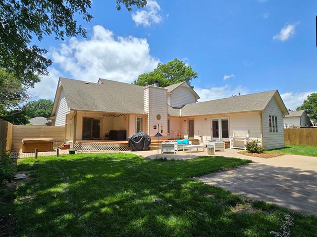 1842 N Valleyview St, Wichita, KS 67212