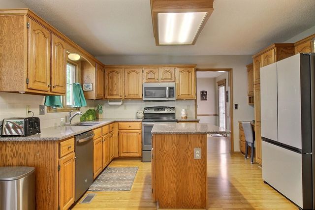 1842 N Valleyview St, Wichita, KS 67212