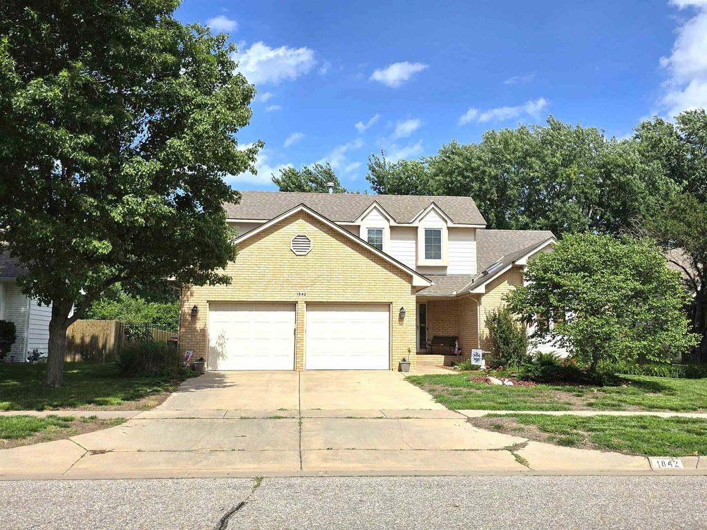 1842 N Valleyview St, Wichita, KS 67212