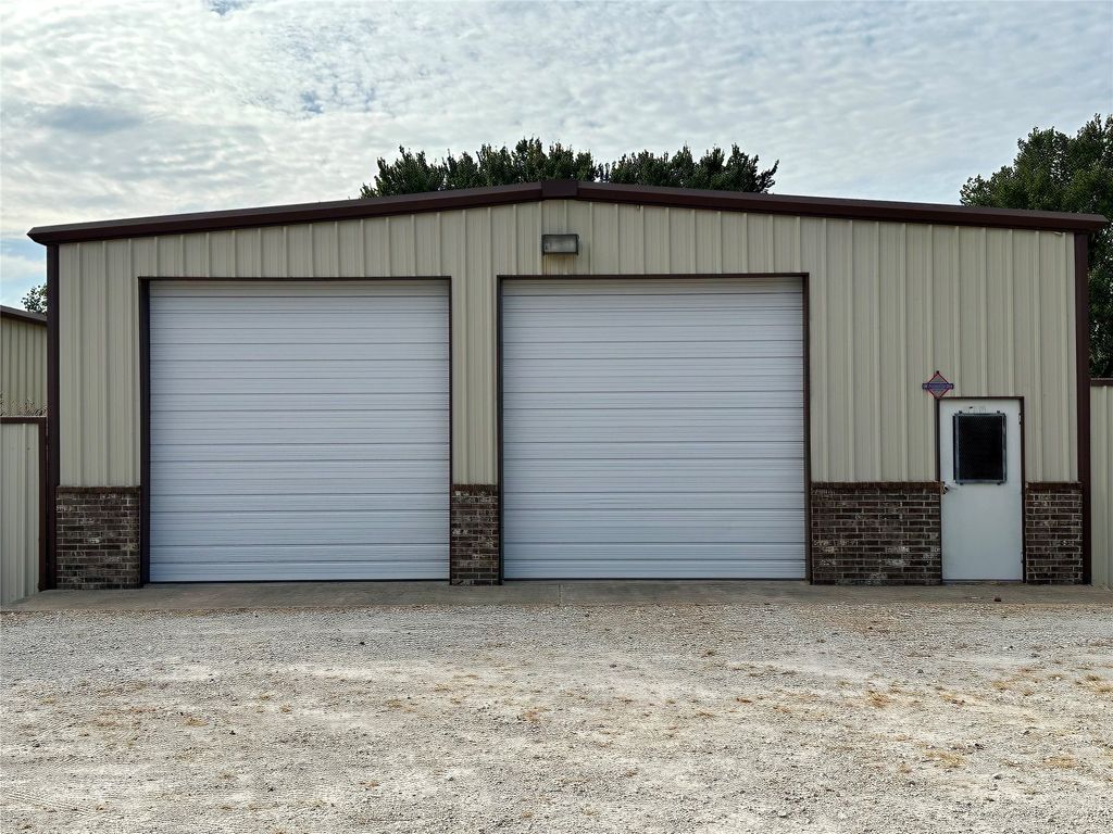 4059 Rhea Road, Granbury, TX 76049 — exterior