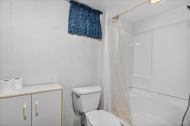 731 1st Avenue, Pontiac, MI 48340