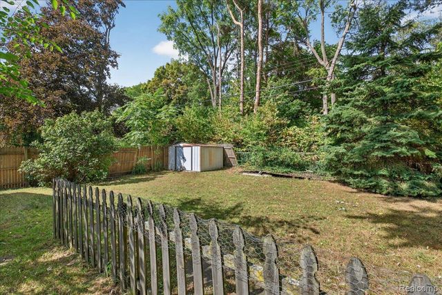 731 1st Avenue, Pontiac, MI 48340