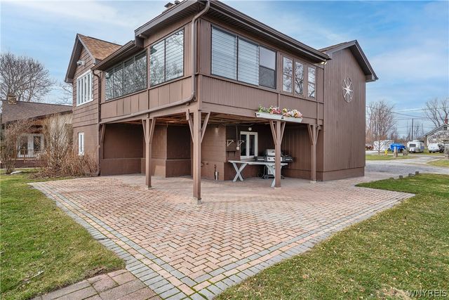 94 York Road, Wheatfield, NY 14304