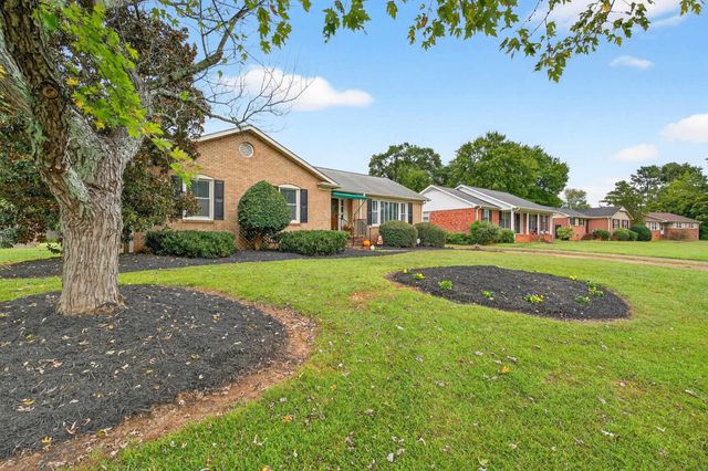 208 Saint Matthew Lane, Spartanburg, SC 29301