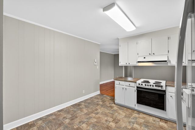 208 Saint Matthew Lane, Spartanburg, SC 29301