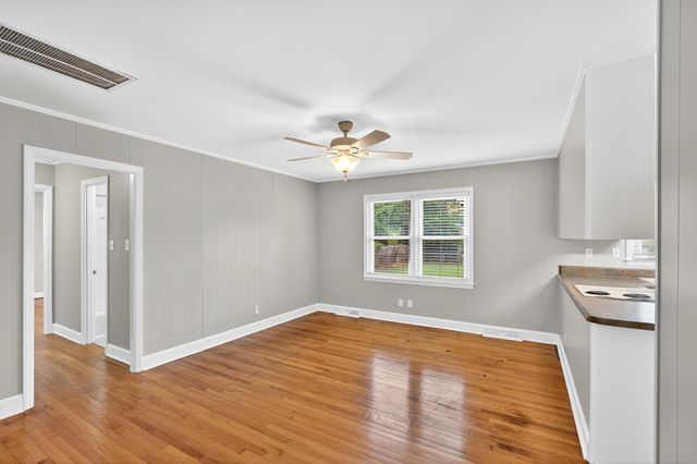 208 Saint Matthew Lane, Spartanburg, SC 29301