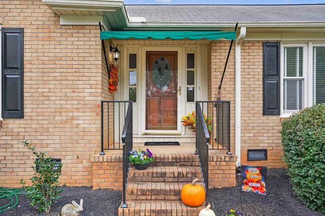 208 Saint Matthew Lane, Spartanburg, SC 29301