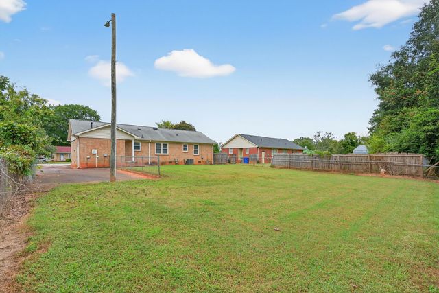 208 Saint Matthew Lane, Spartanburg, SC 29301