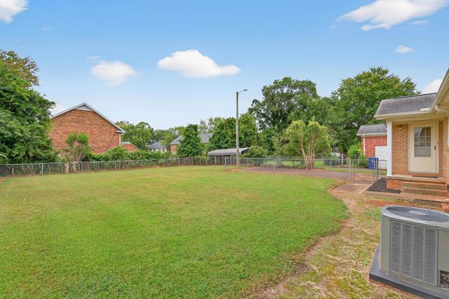 208 Saint Matthew Lane, Spartanburg, SC 29301