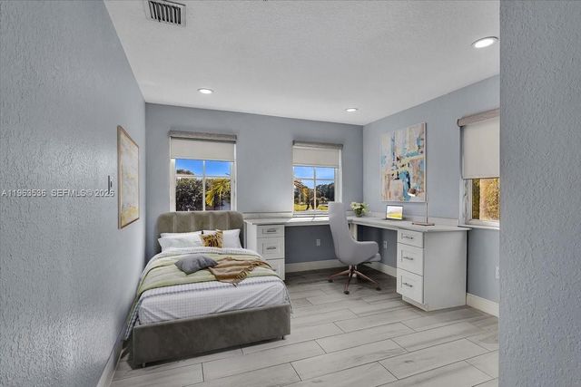 150 Jacaranda Country Club Dr 200, Plantation, FL 33324