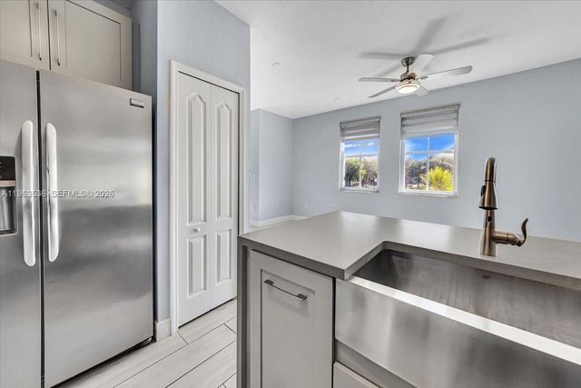 150 Jacaranda Country Club Dr 200, Plantation, FL 33324