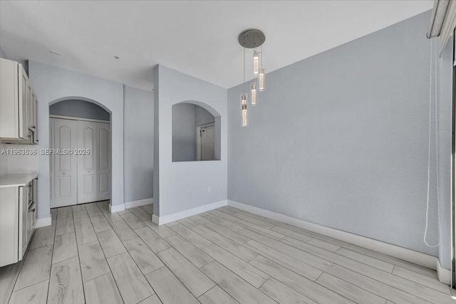 150 Jacaranda Country Club Dr 200, Plantation, FL 33324