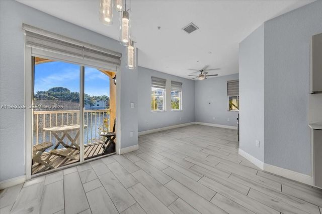 150 Jacaranda Country Club Dr 200, Plantation, FL 33324