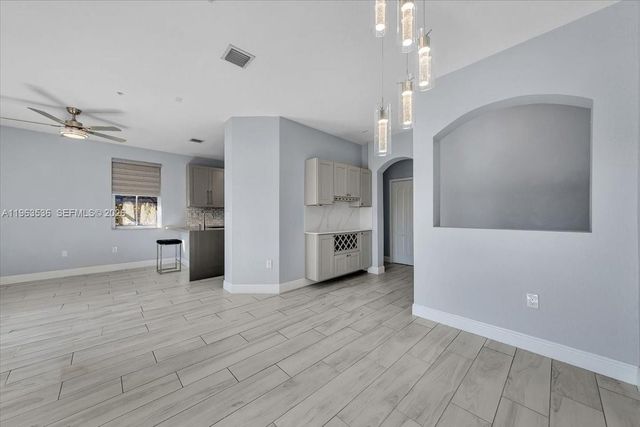 150 Jacaranda Country Club Dr 200, Plantation, FL 33324