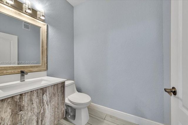 150 Jacaranda Country Club Dr 200, Plantation, FL 33324