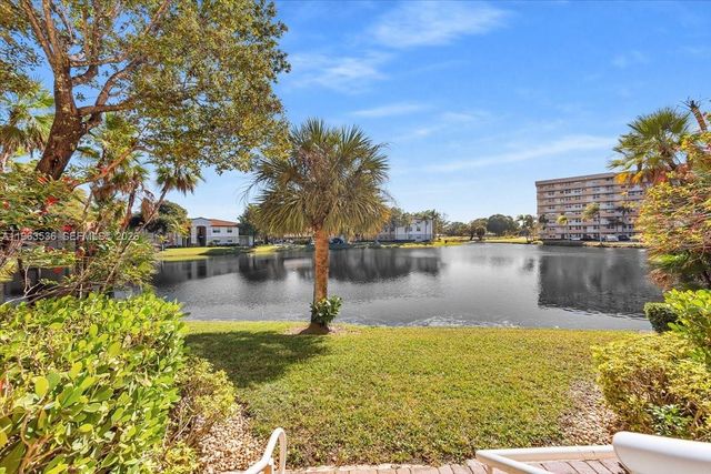 150 Jacaranda Country Club Dr 200, Plantation, FL 33324