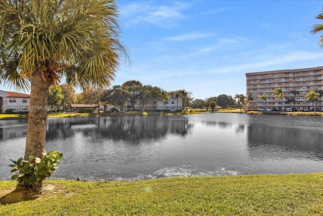 150 Jacaranda Country Club Dr 200, Plantation, FL 33324