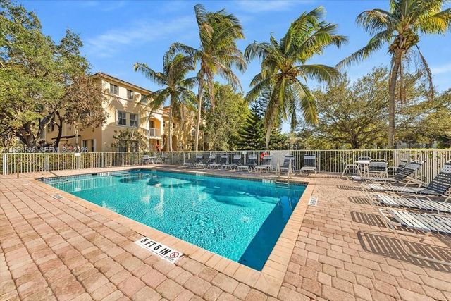150 Jacaranda Country Club Dr 200, Plantation, FL 33324