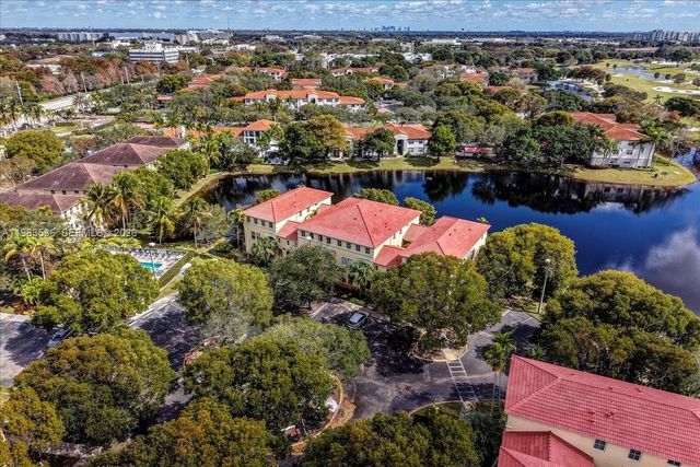 150 Jacaranda Country Club Dr 200, Plantation, FL 33324