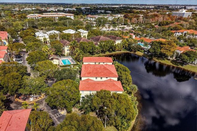 150 Jacaranda Country Club Dr 200, Plantation, FL 33324