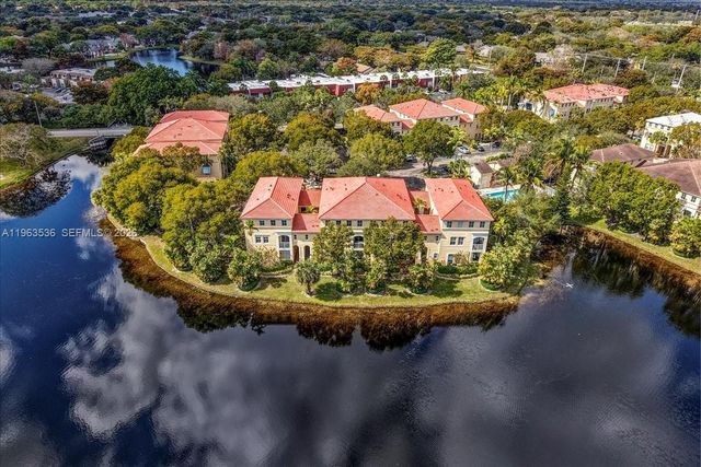 150 Jacaranda Country Club Dr 200, Plantation, FL 33324