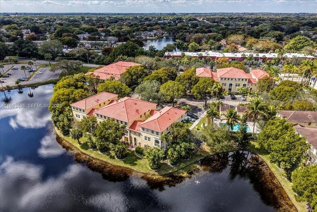 150 Jacaranda Country Club Dr 200, Plantation, FL 33324