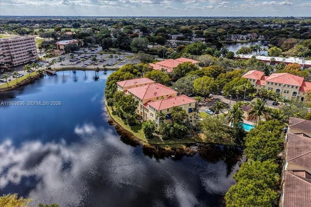 150 Jacaranda Country Club Dr 200, Plantation, FL 33324