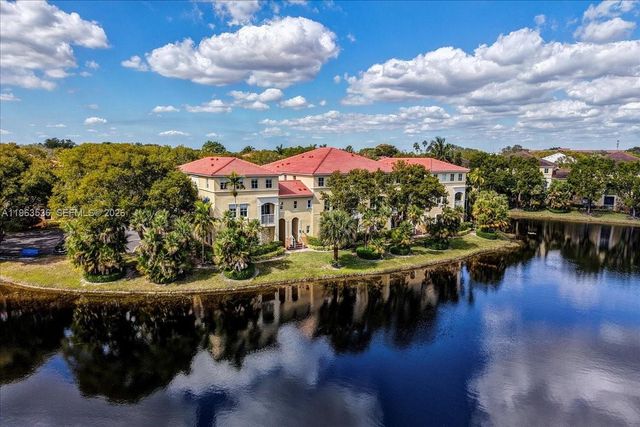 150 Jacaranda Country Club Dr 200, Plantation, FL 33324